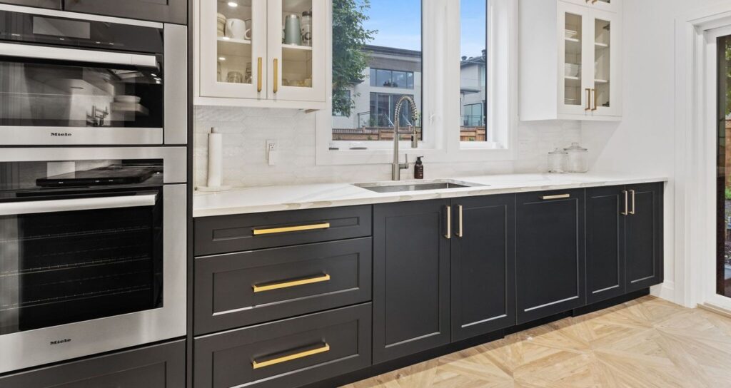 navy blue shaker kitchen cabinet