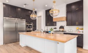Learn Where to Put Knobs and Handles on Kitchen Cabinets